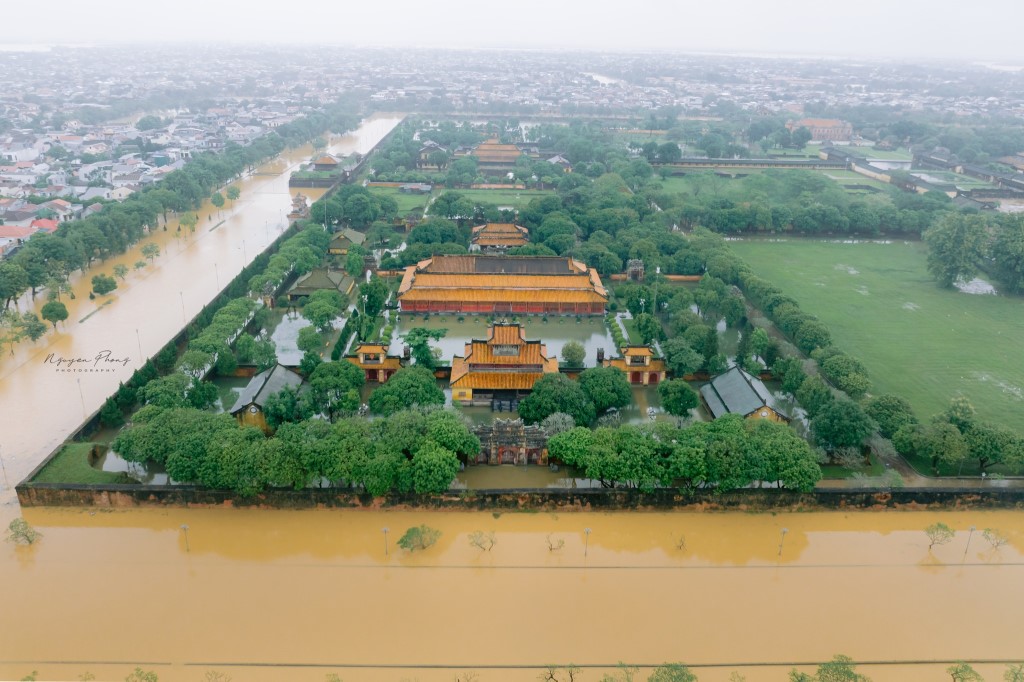 lu lut tai hue_hue ngap lut_mua lu tai hue_ mua nang tai hue_ngap lut hue 20258.jpg